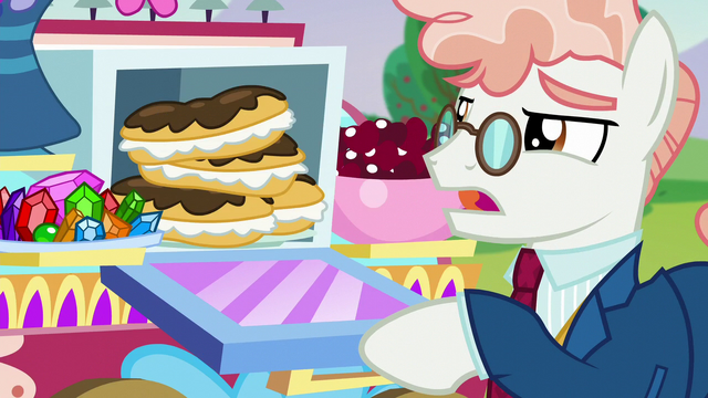 File:Svengallop looks at chocolate éclairs made by Gustave le Grand S5E24.png