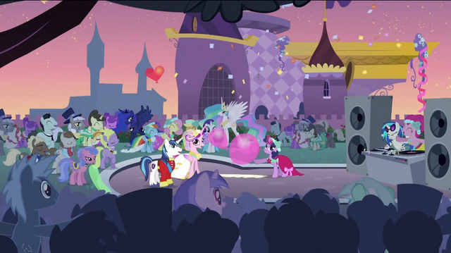 File:The crowd S2E26.png