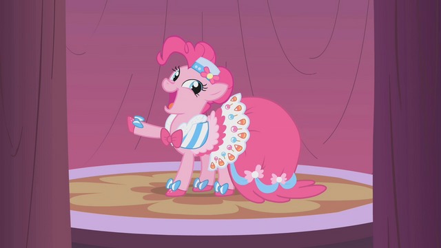 File:Pinkie Pie modeling S1E14.png