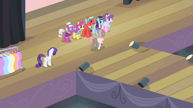 File:Prim Hemline giving instructions S4E08.png