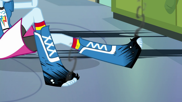 File:Rainbow Dash with shoes burned through SS6.png