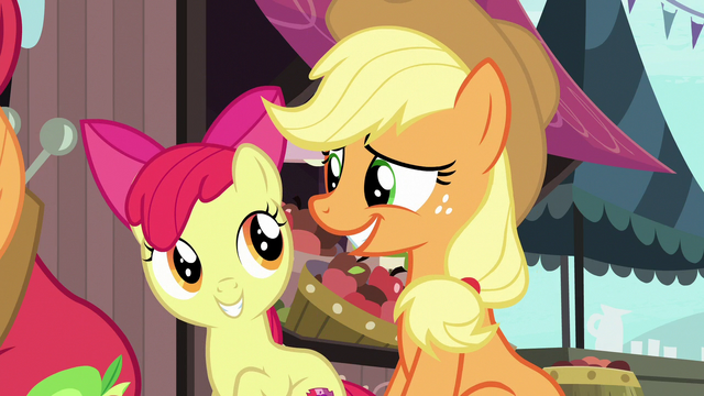 File:Applejack smiling bashfully at Apple Bloom S7E13.png