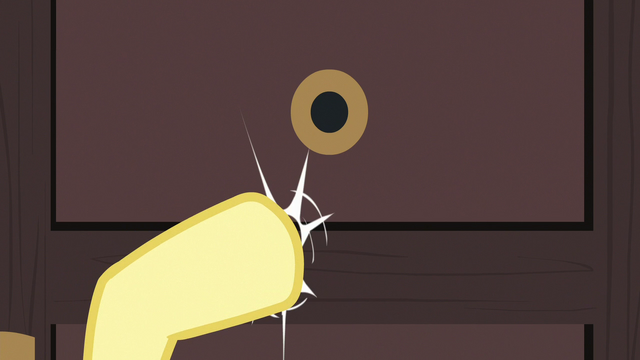 File:Fluttershy knocks on Dr. Fauna's door S7E5.png