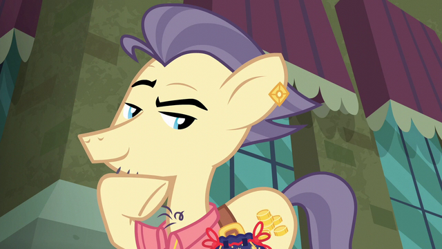 File:Pouch Pony being sneaky S6E3.png