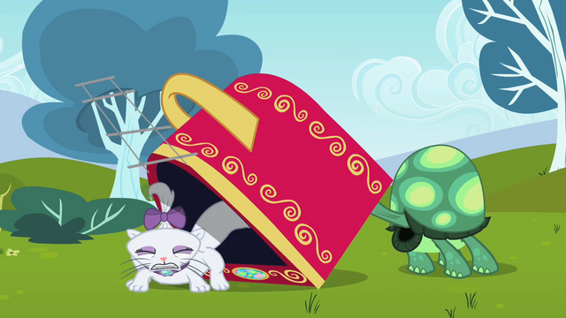 File:Opalescence about to jump on Tank S2E7.png