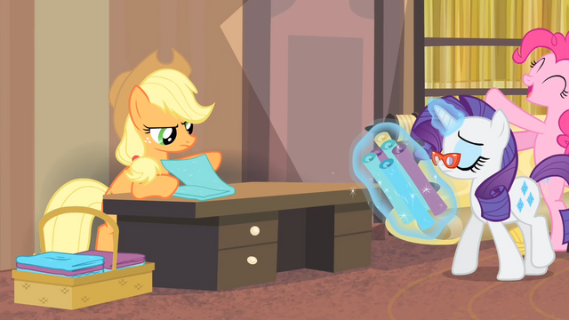 File:Rarity walking towards Applejack S4E08.png
