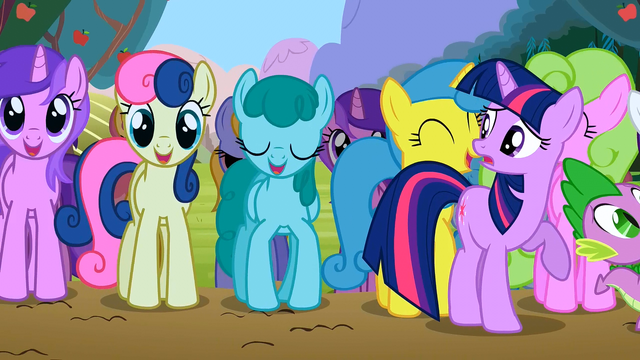 File:Everypony singing S02E15.png