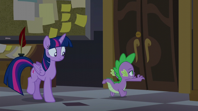 File:Spike races to the tower doors S5E10.png