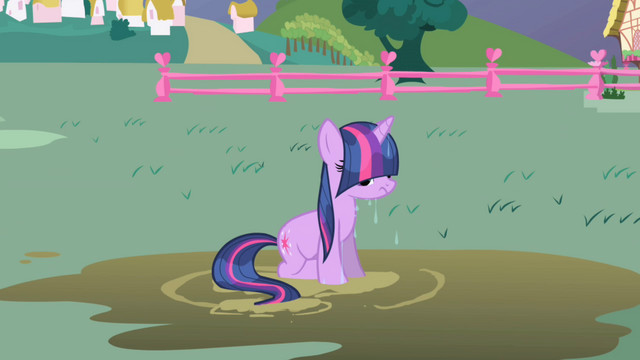 File:Twilight is wet S1E1.png