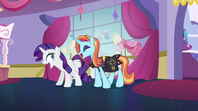 File:Rarity and Sassy Saddles "no!" S5E14.png