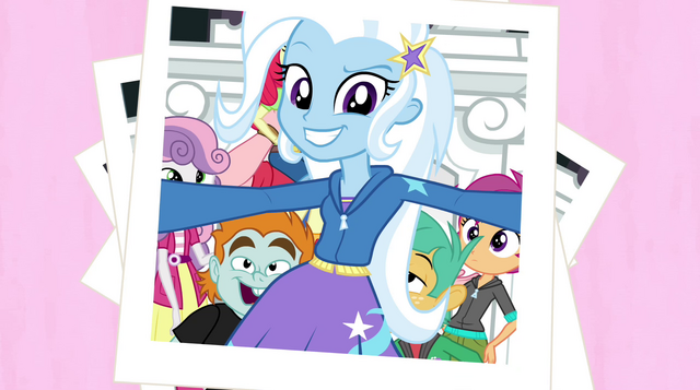 File:Trixie photobomb EG2.png