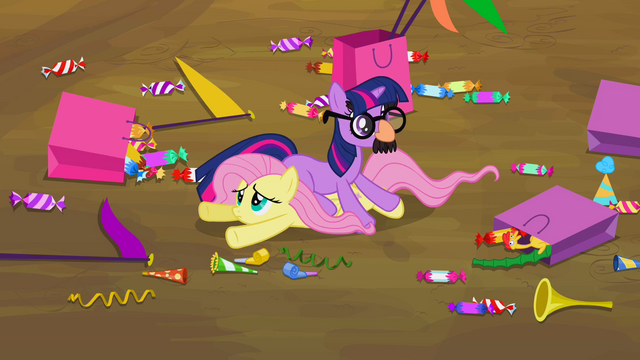 File:Twilight with glasses S2E20.png