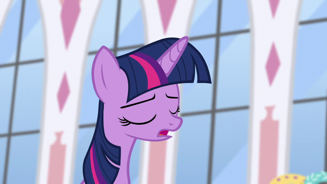 File:Twilight apologizes sincerely S5E12.png