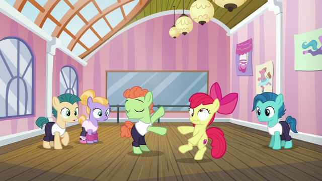 File:Apple Bloom feeling dizzy S6E4.png