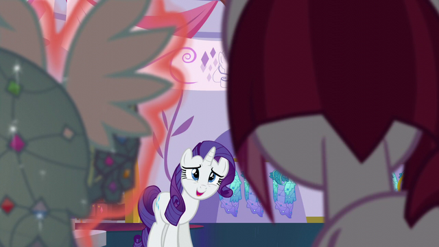 File:Rarity laughing nervously S5E14.png