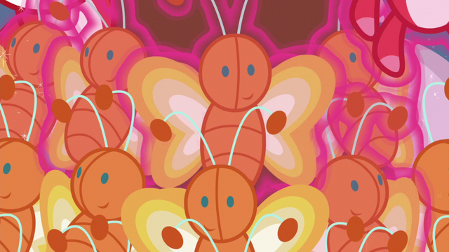 File:Stuffed toys being organized by color S7E3.png
