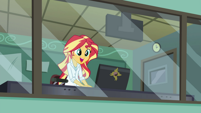 File:Sunset Shimmer happy EG3.png