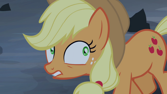 File:Applejack frightened expression S4E03.png