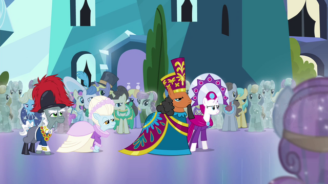 File:Duke and Duchess of Maretonia arrive S4E25.png