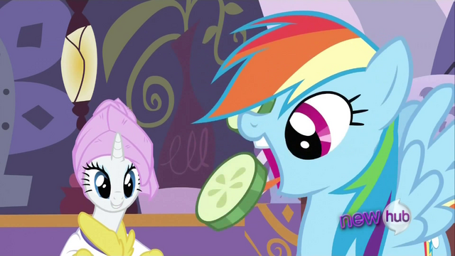 File:Rainbow Dash eating S2E23.png