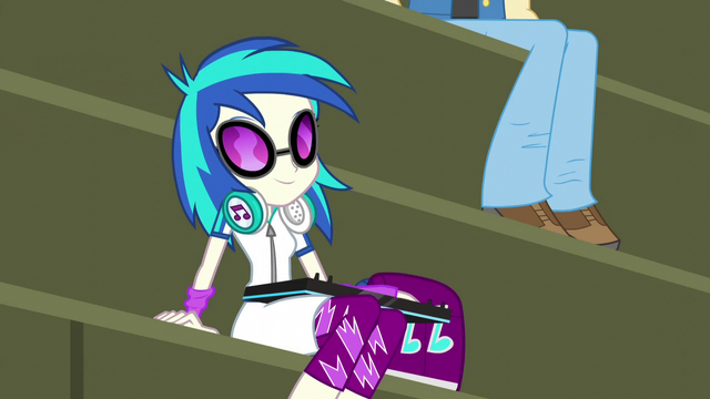 File:DJ Pon-3 enjoying the show EG3.png