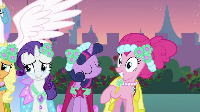 File:Pinkie Pie grin S2E26.png