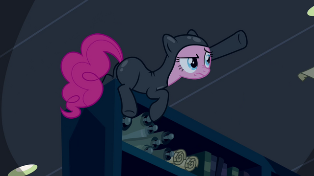 File:Pinkie Pie looking for time stopping spell S2E20.png