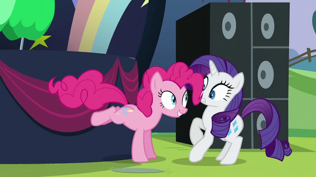 File:Pinkie startles Rarity S5E24.png