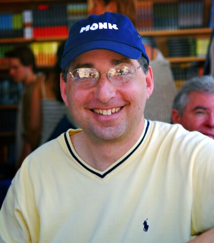 Archivo:LeeGoldberg.jpg