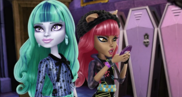 Plik:Twyla&Howleen 13W.png