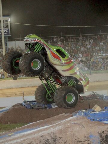 File:Monster-truck-show-9311768.jpg