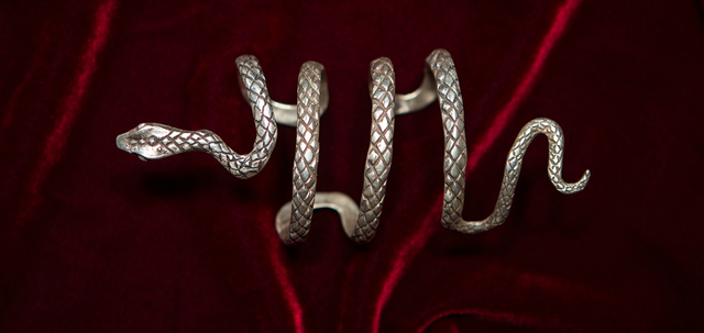 File:Izzy's bracelet.png