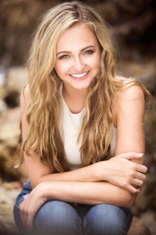 File:Sophie Reynolds3.jpeg