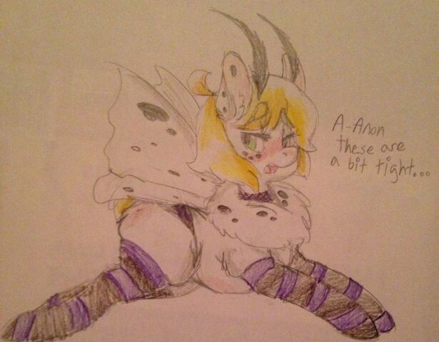 File:Moth pone butterscotch13.jpg