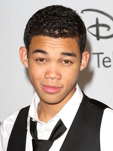 File:Cast Roshon Fegan.jpg