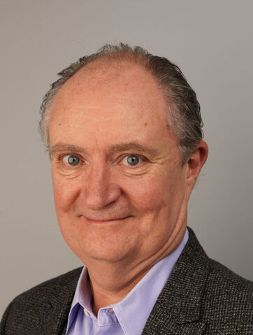 Datei:Jim Broadbent.jpg