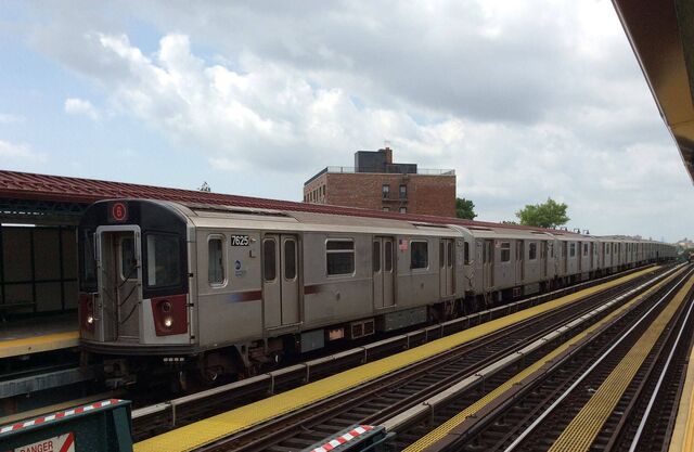 File:PelhamBayParkBoundR142A6TrainComingIntoBuhreAv.jpg