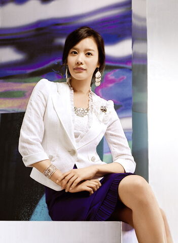 Archivo:936full-kim-ah-joong.jpg
