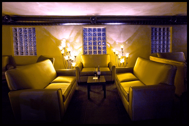File:3-Yellow.gif