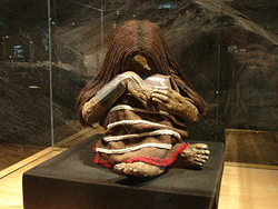 File:Momia-el-plomo.png