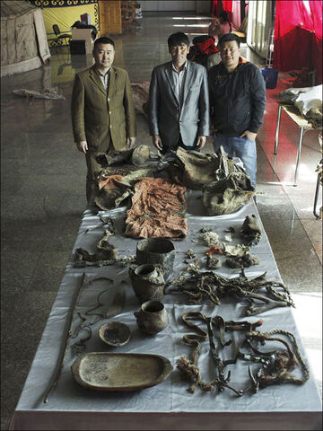 File:Inside team.jpg