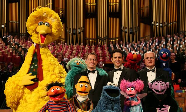 File:SesameStreetMormonTabernacleChristmasConcert-(2014).jpg