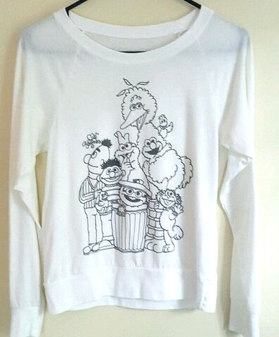 File:Forever 21 shirt black white.jpg