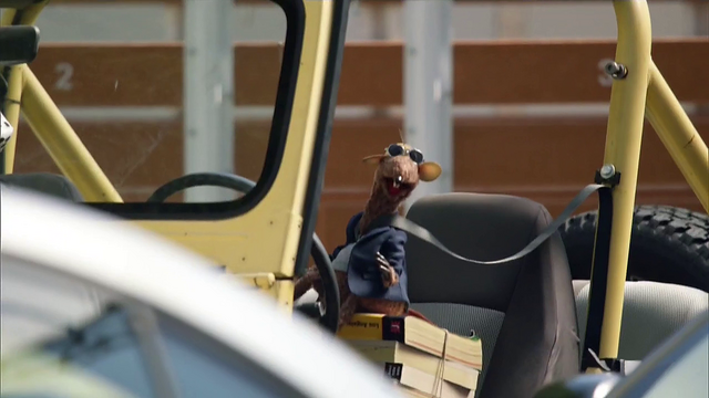 File:TheMuppets-S01E05-RizzoDriving.png
