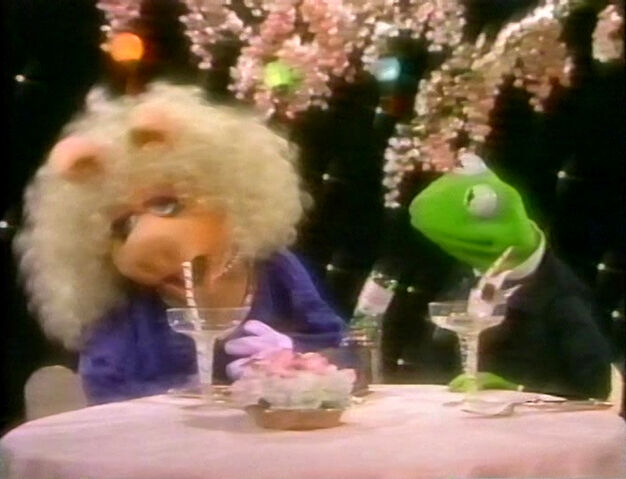 File:Playhouse-KermPiggy02.jpg