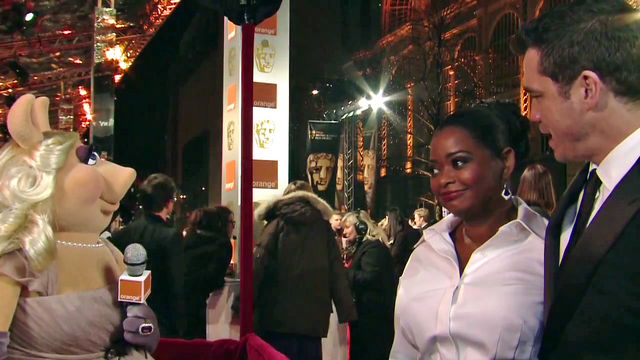 File:BAFTA-Awards-2012-MissPiggy&OctaviaSpencer.png