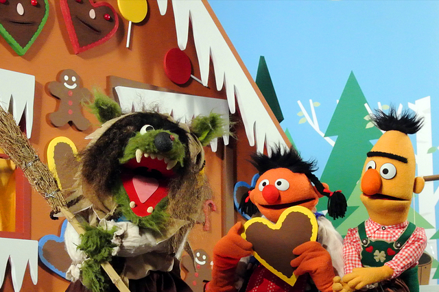 File:Sesamstrasse-Märchensongs-HänselUndGretel.png
