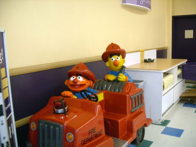 File:ErnieBertFireTruckCoinOperatedRide.jpg