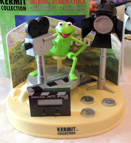 File:Weco uk alarm clock kermit collection talking lights camera action 1.jpg