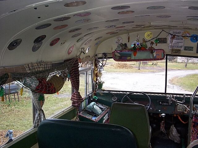 File:Em-Bus10.jpg